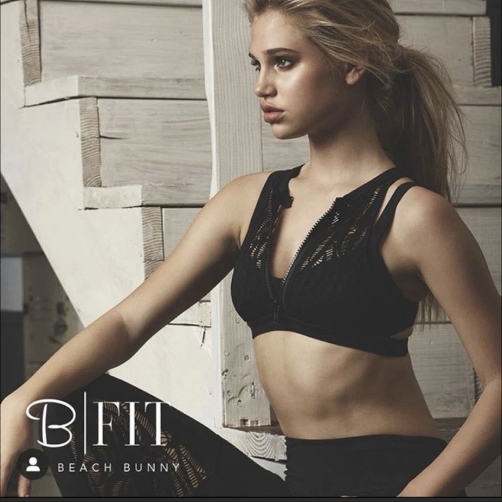 Beach Bunny B|Fit Sports Bra – Black – Size Small